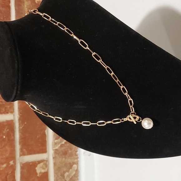 Woman's Fashion Pearl Pendant Gold Necklace - Picture 3 of 8